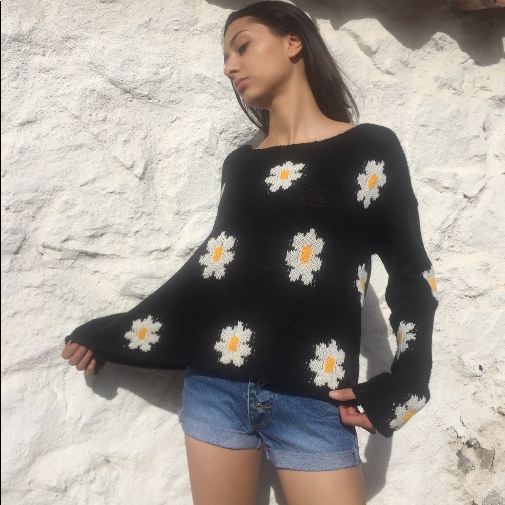 Daisy knit sweater